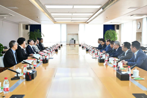 中国邮政集团与中国重汽集团签署战略合作框架协议