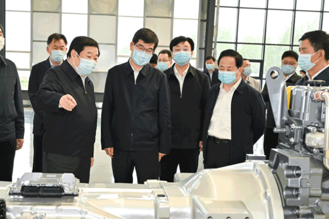山东省副省长李猛到潍柴雷沃调研