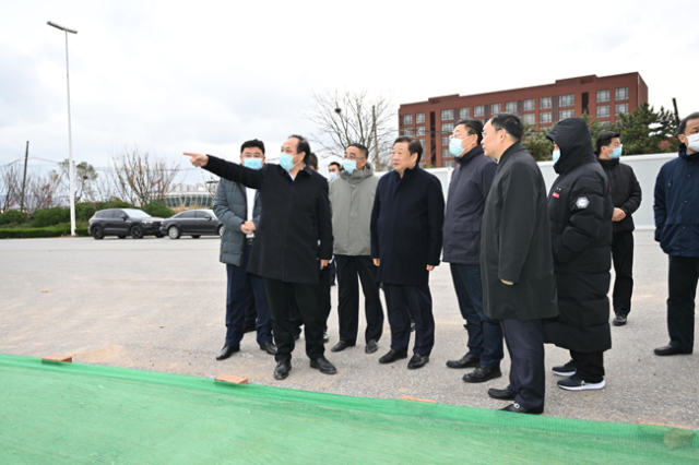 以更大的责任担当坚决推进潍柴（青岛）智慧重工智造中心项目、潍柴（青岛）海洋装备制造中心项目建设