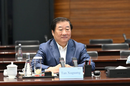 德国博世集团董事会主席史蒂凡·哈通一行访问潍柴