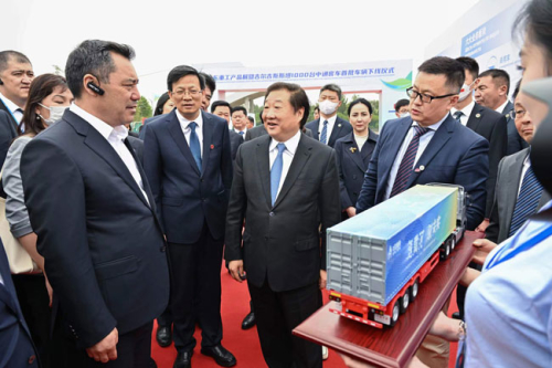 President Japarov of Kyrgyzstan Attends the First Batch of 1,000 Zhongtong Buses Launching Ceremony