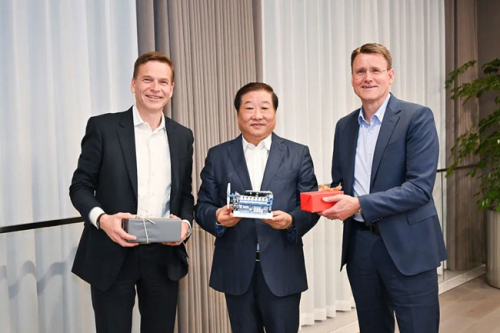 Tan Xuguang: Achieve Win-win in cooperation with Volkswagen Commercial Vehicle’s Traton Group!
