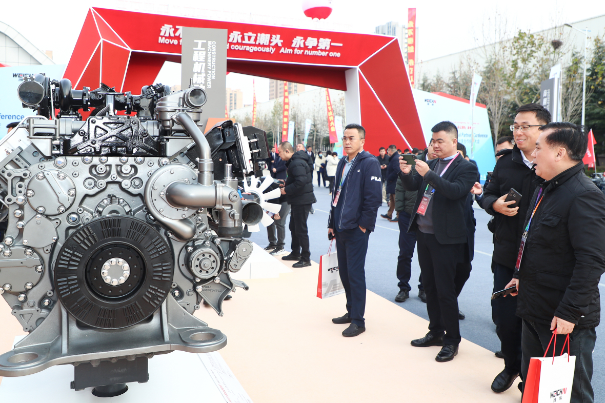 Weichai 2025 Global Supplier Conference Takes Place, and Man Shengang and Liu Yun Attend and Address the Conference